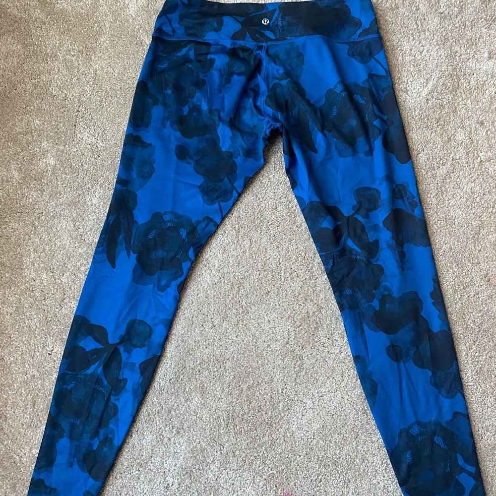 Wunder Under - blue and black floral